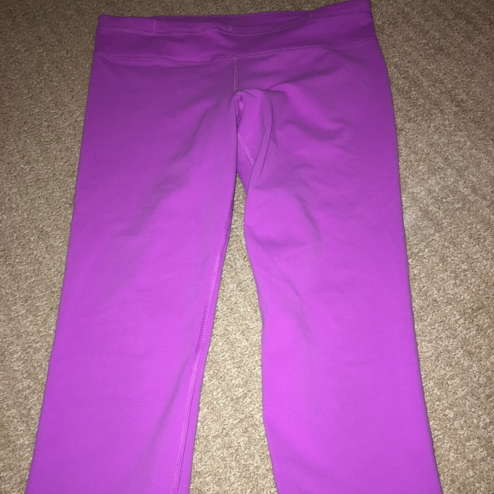 Beautiful cropped workout pants